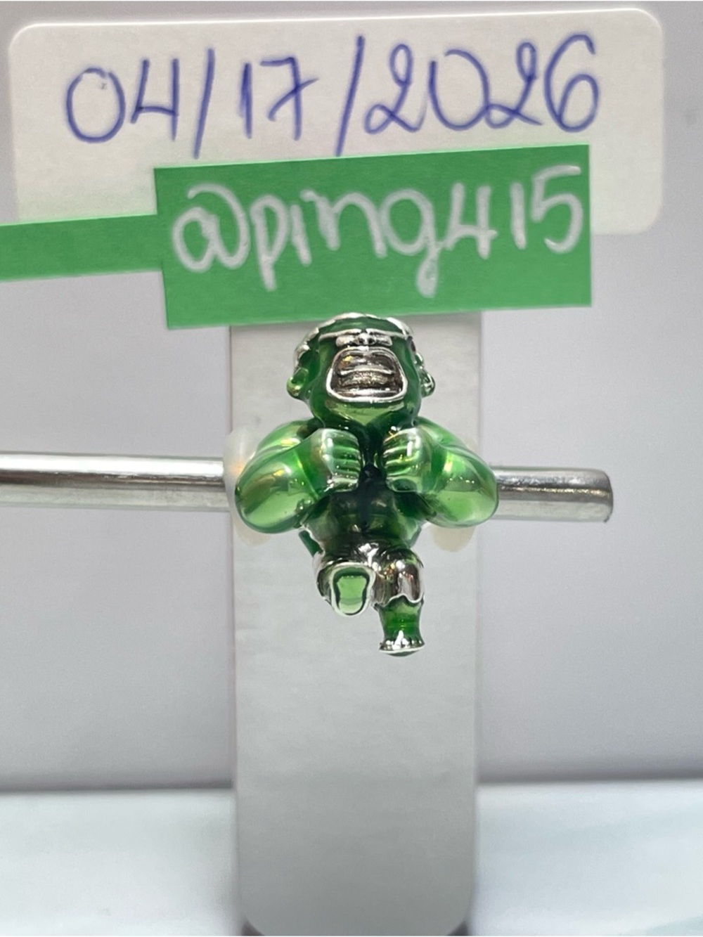 Pandora Marvel Hulk charm - Picture 2 of 14